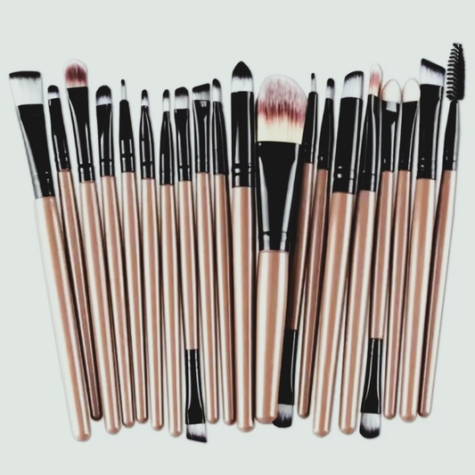 Precision eyeliner brush